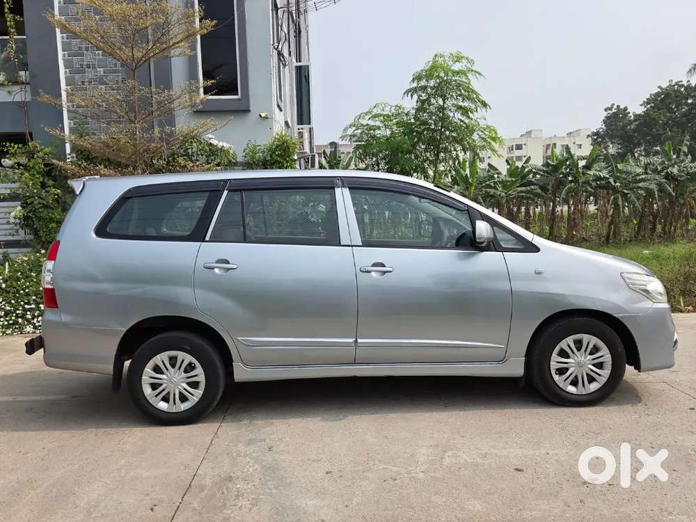 Toyota Innova 2016 Diesel Well Maintained = Showroom Track