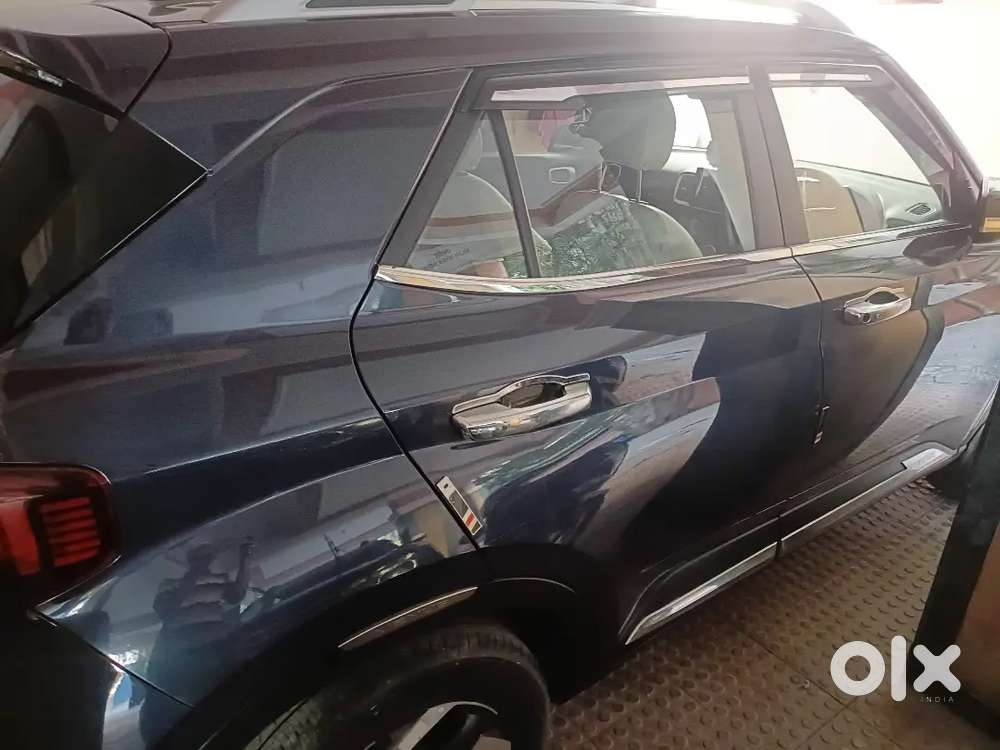 Hyundai Venue 2020 Petrol 8400 Km Driven