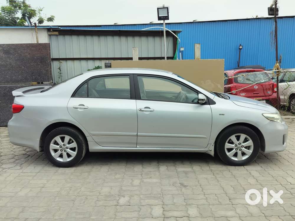 Toyota Corolla Altis 1.8 J, 2012, Petrol