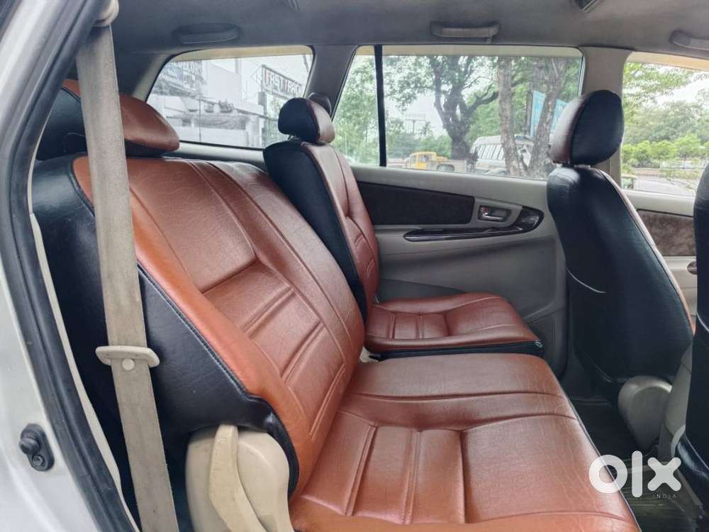 Toyota Innova 2.5 V 8 Str, 2012, Diesel