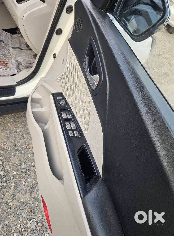 Mahindra Xuv300 W8, 2019, Petrol