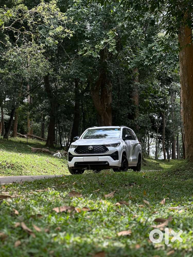 Toyota Innova Hycross 2023 Variant