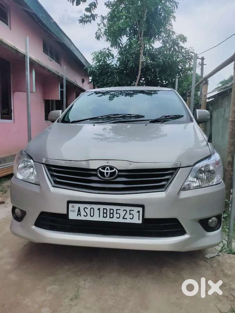 Toyota Innova 2.5 V 2013