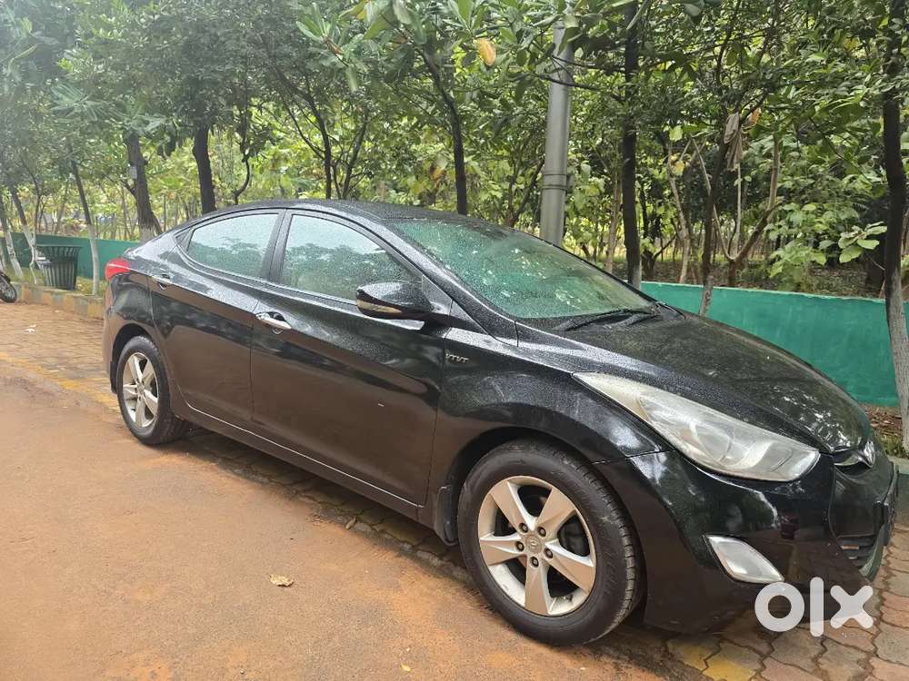 Hyundai Elantra 2013 Petrol Well Maintained