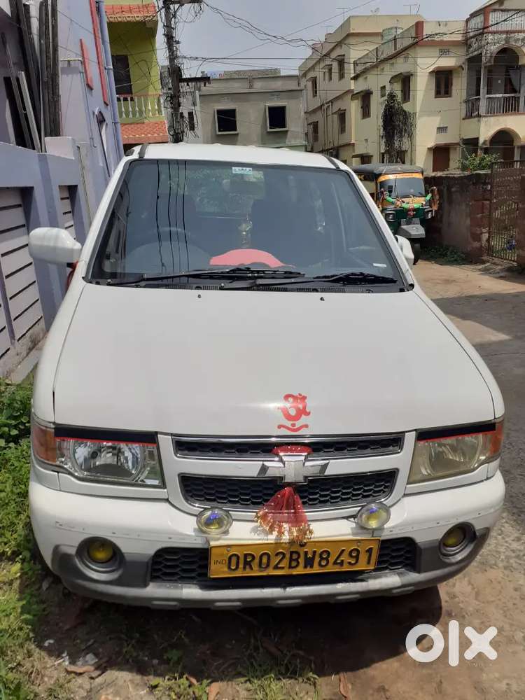 Chevrolet Tavera Neo 2012