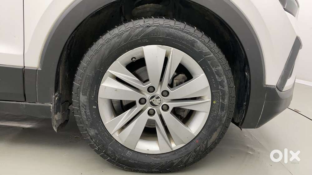 Skoda Kushaq 1.0 Tsi Ambition, 2023, Petrol