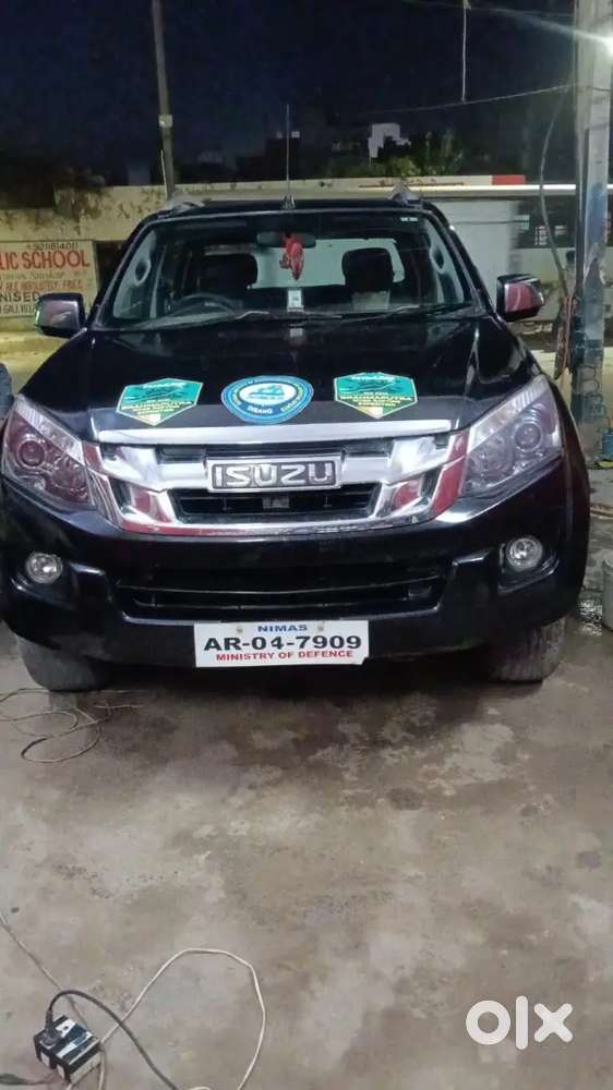 Isuzu D-max V-cross 2017 Diesel Well Maintained