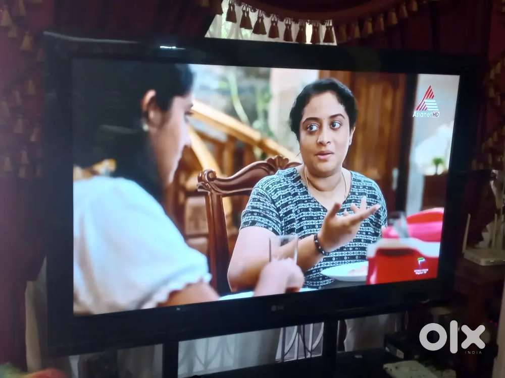 L G plasma tv 65inch (165cm)kallumala  good condition