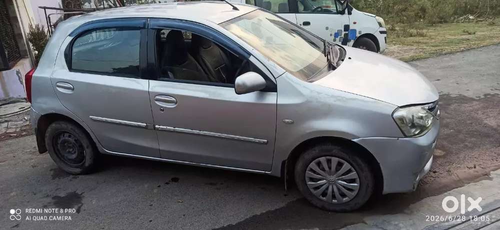 Toyota Etios Liva 2011 Exclusive Petrol