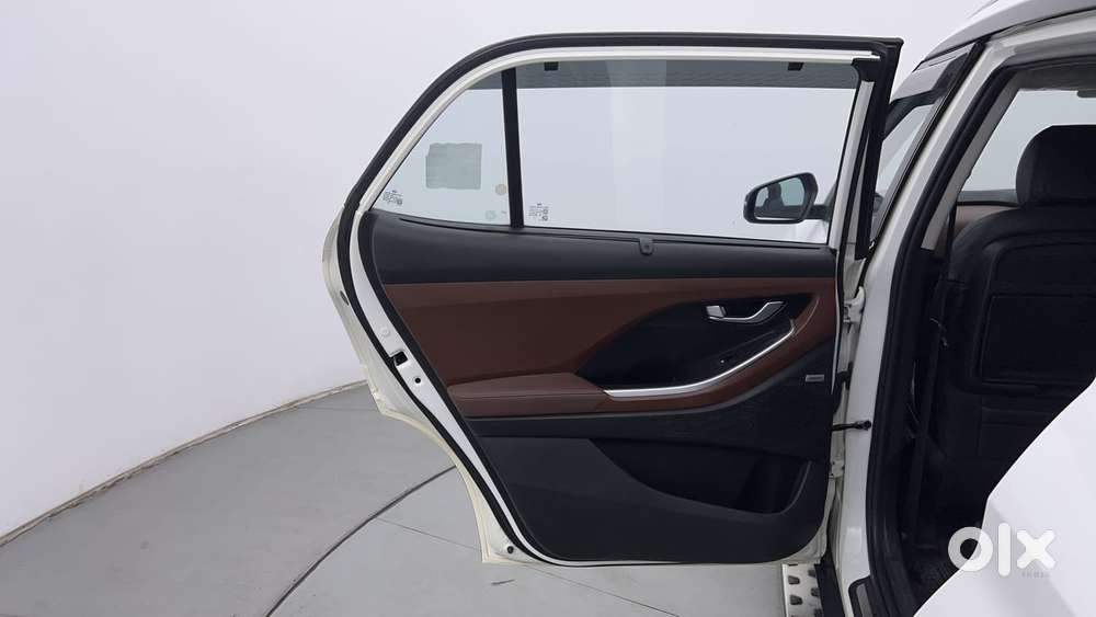 Hyundai Alcazar 2.0 Signature (o) Petrol At 6 Str, 2021, Petrol