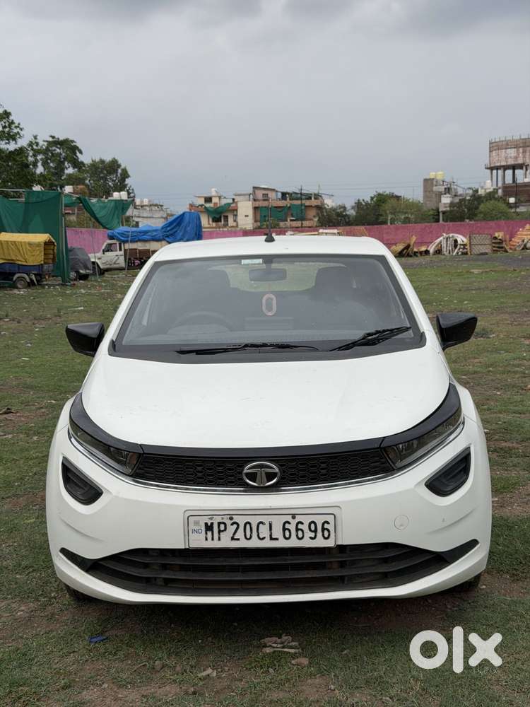Tata Altroz 1.2 Xe, 2021, Petrol
