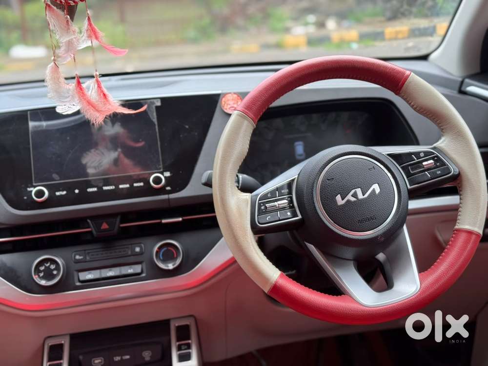 Kia Carens, 2022, Petrol
