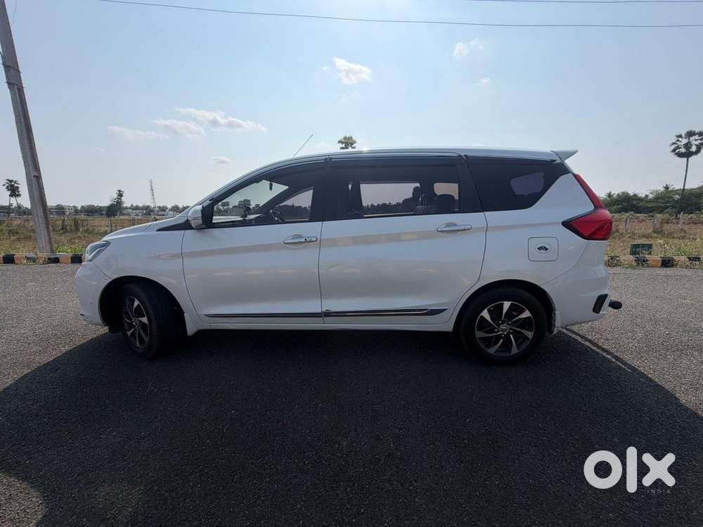 Toyota Rumion 2023 Petrol 50000 Km Driven-mini Crysta At
