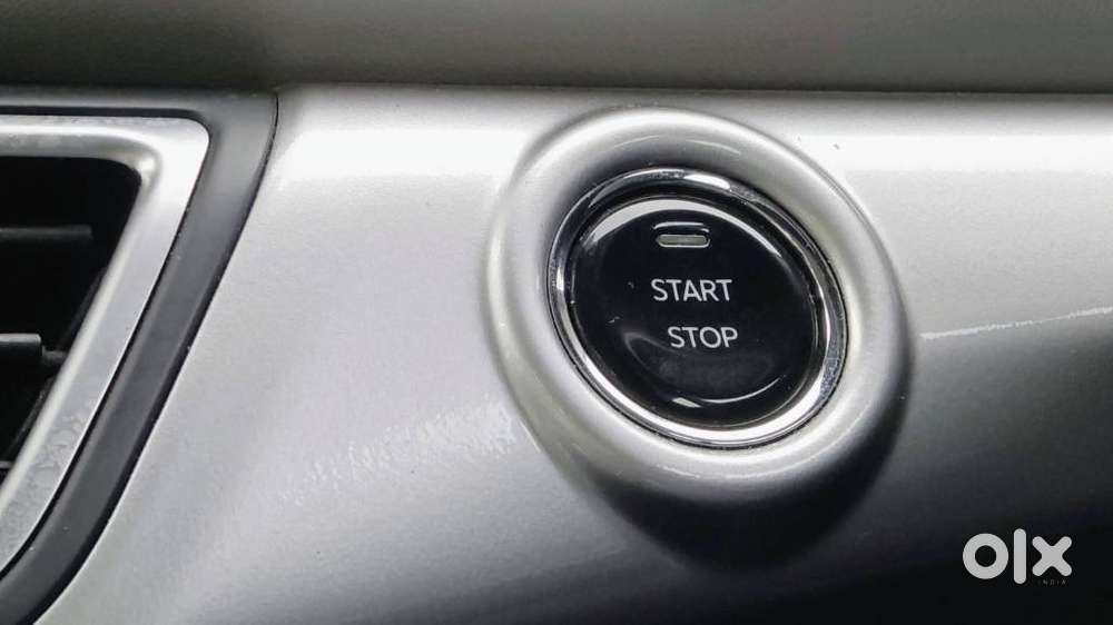 Mahindra Xuv700 Ax7l 6 Str At, 2022, Diesel