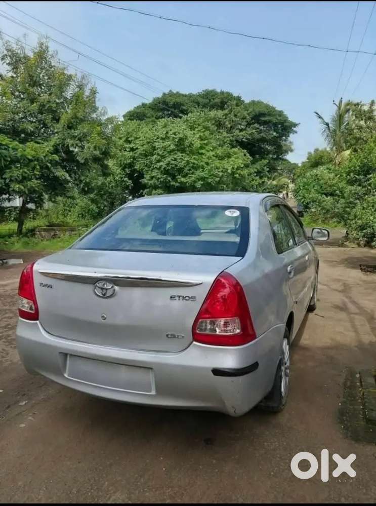 Lady Doctor Driven Toyota Etios 2013 Diesel Manual With Showroom Recor