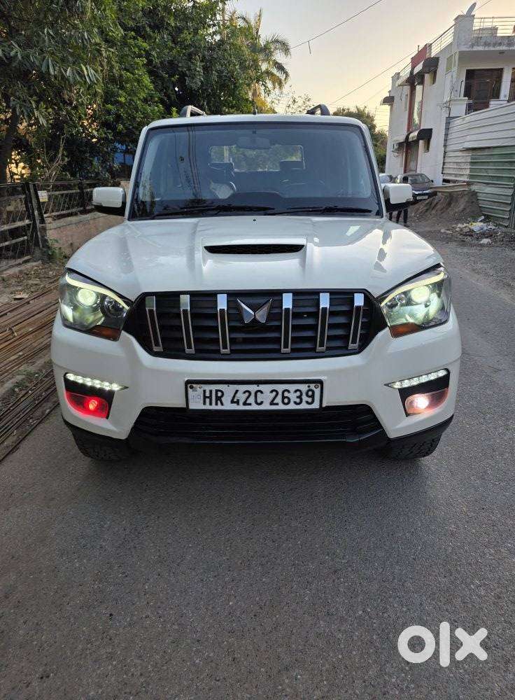 Mahindra Scorpio S8, 2015, Diesel