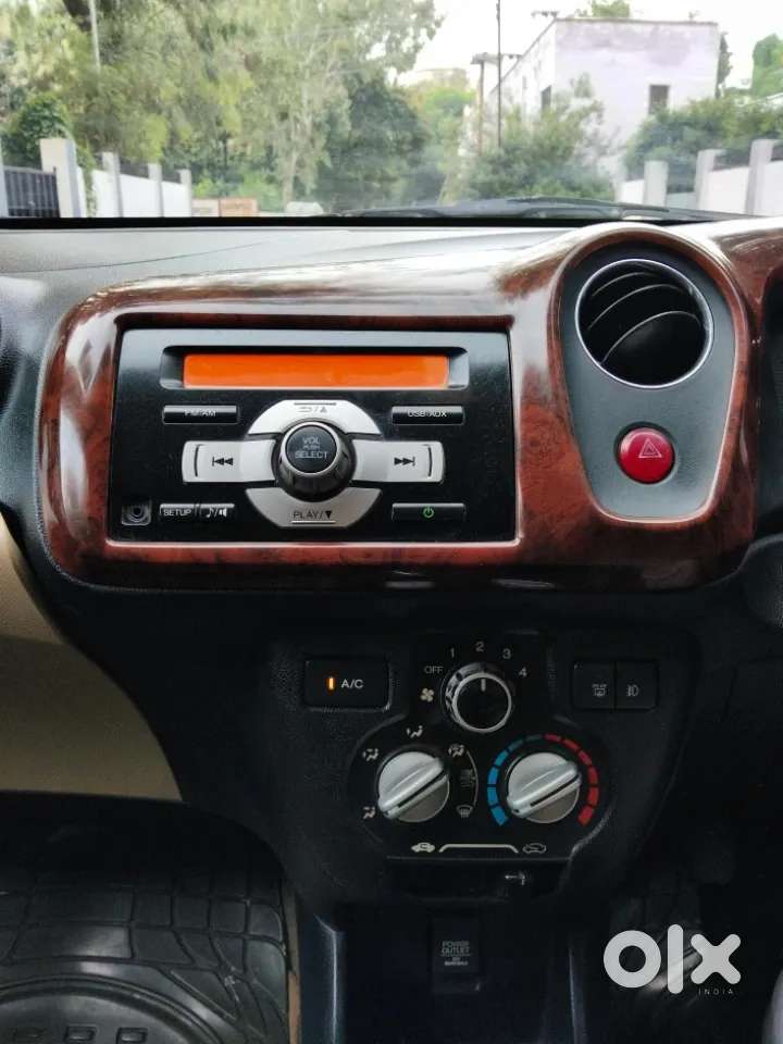 Honda Brio Vx Mt, 2015, Petrol