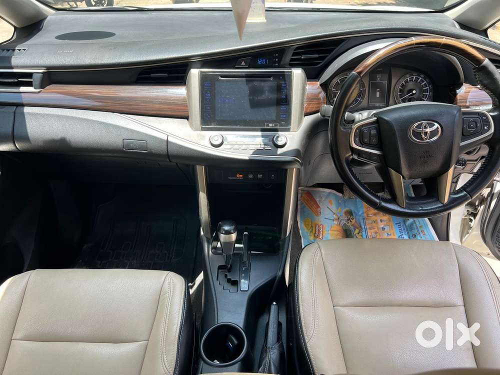 Toyota Innova Crysta 2.8z Automatic, 2016, Diesel
