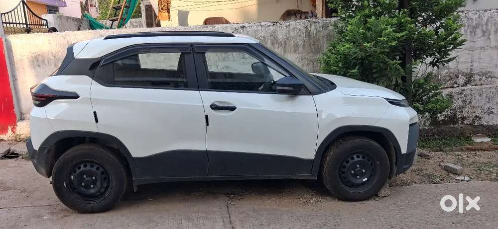 Tata Punch Smart 2016