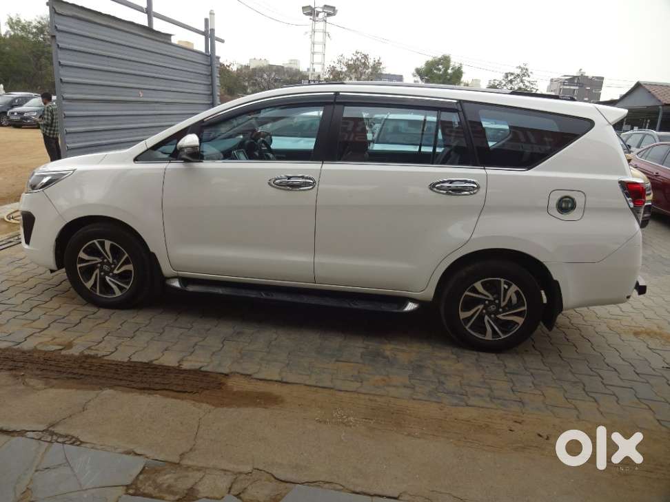 Toyota Innova Crysta 2.4 V 8 Str, 2022, Diesel