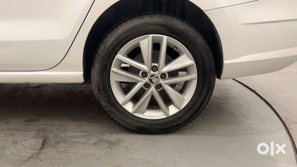 Skoda Rapid 1.0 Style At, 2020, Petrol