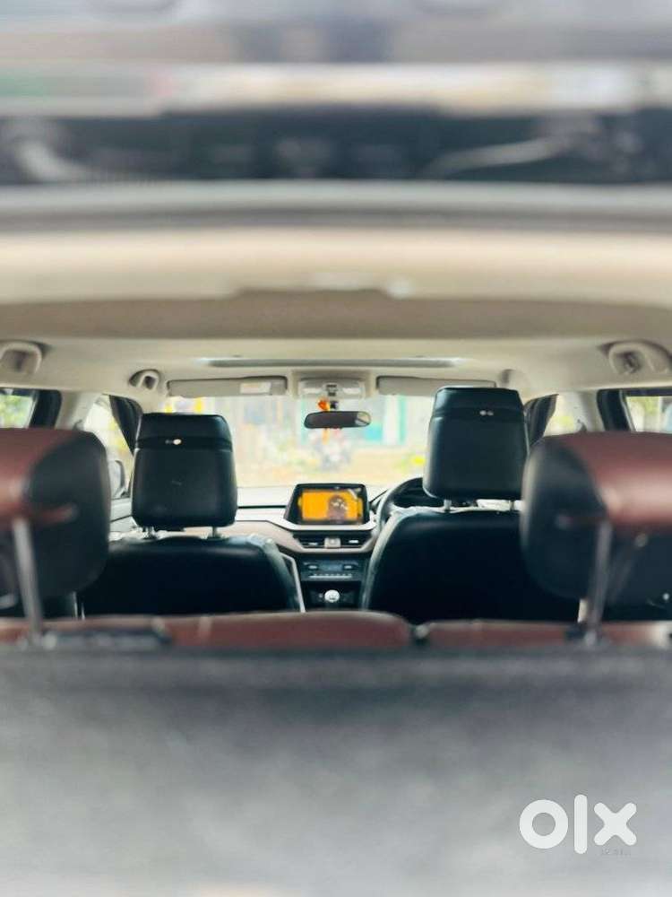 Maruti Suzuki Brezza 1.5 Zxi Smart Hybrid, 2025, Petrol