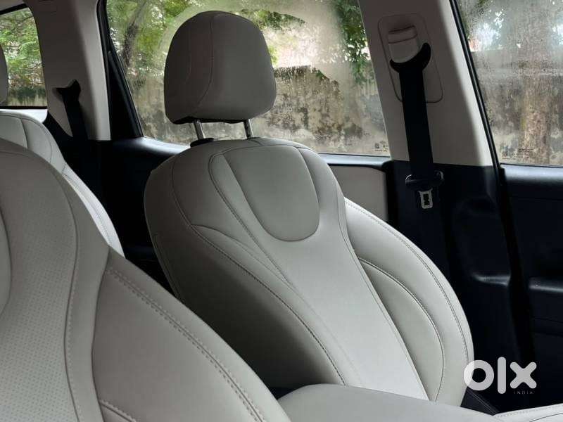 Mahindra Xuv700 2.2 Ax 5 Diesel At 7 Str, 2024, Diesel