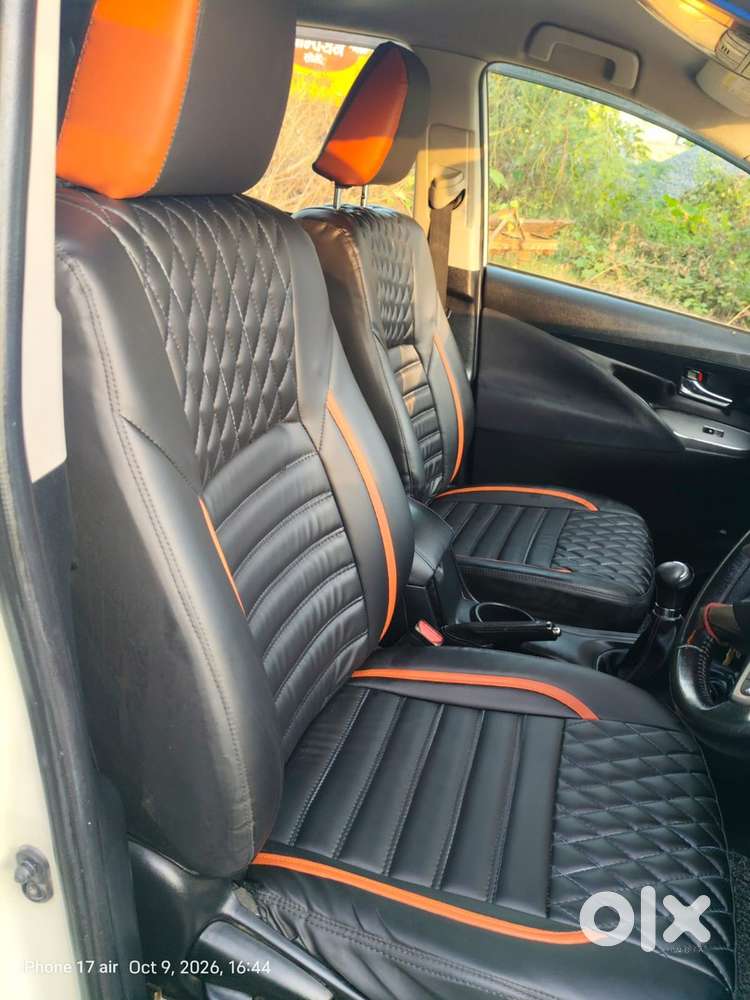 Toyota Innova Crysta (v) 2019
