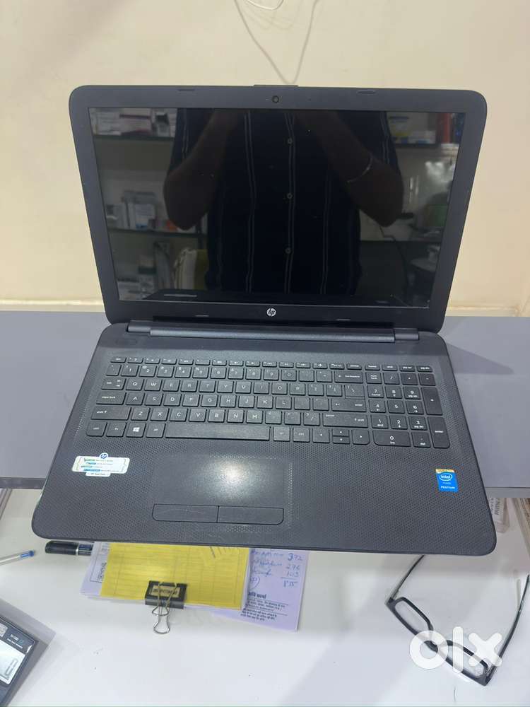 Hp laptop black color