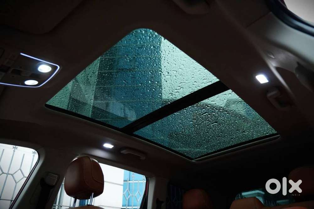 Mahindra Xuv700 2.0 Ax 5 Petrol At Str, 2022, Petrol