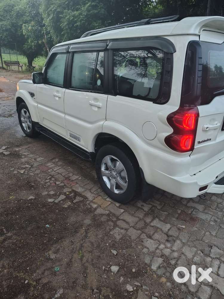 Mahindra Scorpio S11 2018 Diesel Well Maintained