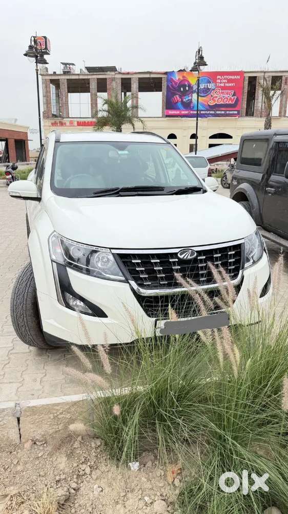 Xuv500- White