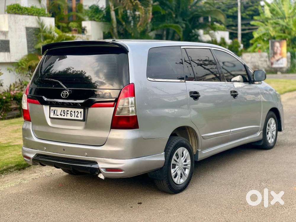 Toyota Innova 2.5 Gx (diesel) 8 Seater Bs Iv, 2015, Diesel