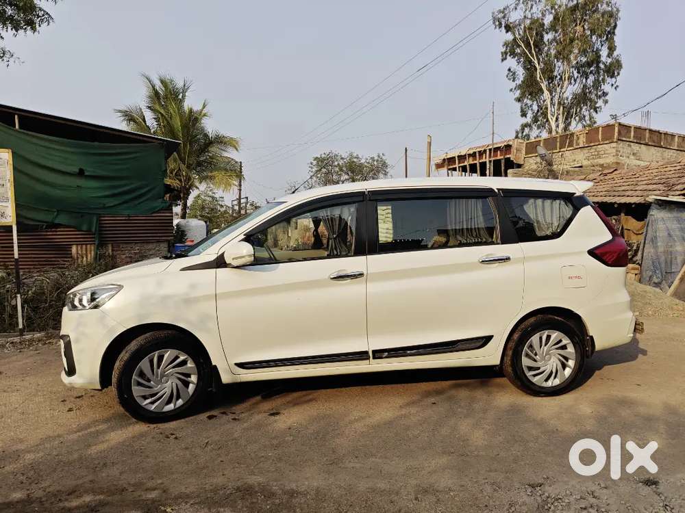 Maruti Suzuki Ertiga Vxi 2021 Petrol Manual  1st Owner  White