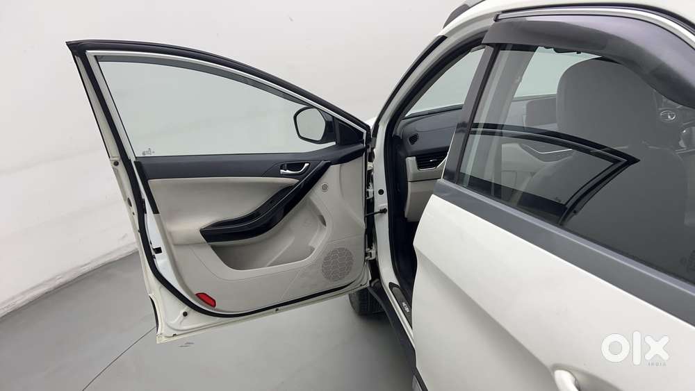 Tata Nexon 1.5 Revotorq Xza Plus S Amt, 2022, Petrol