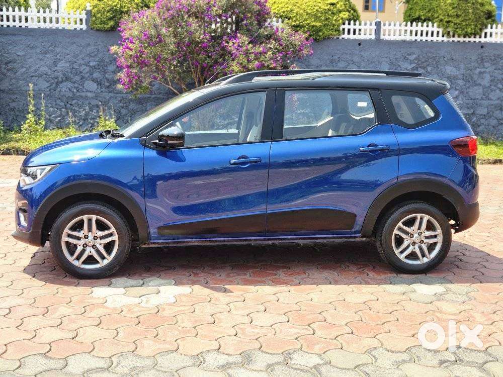 Renault Triber Rxz, 2022, Petrol