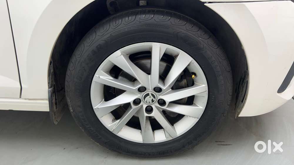 Skoda Slavia Ambition 1.0l Tsi Mt, 2022, Petrol
