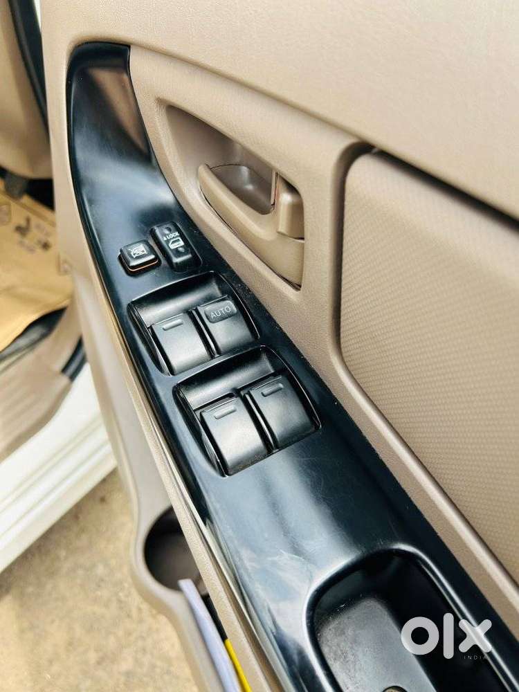 Toyota Innova 2.5 G (diesel) 8 Seater, 2015, Diesel