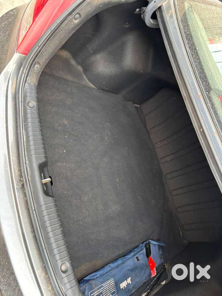 Hyundai Fluidic Verna 2012
