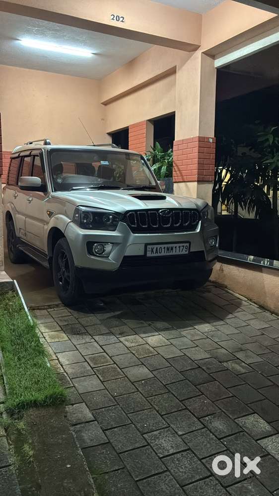 Mahindra Scorpio S10 2015 Year
