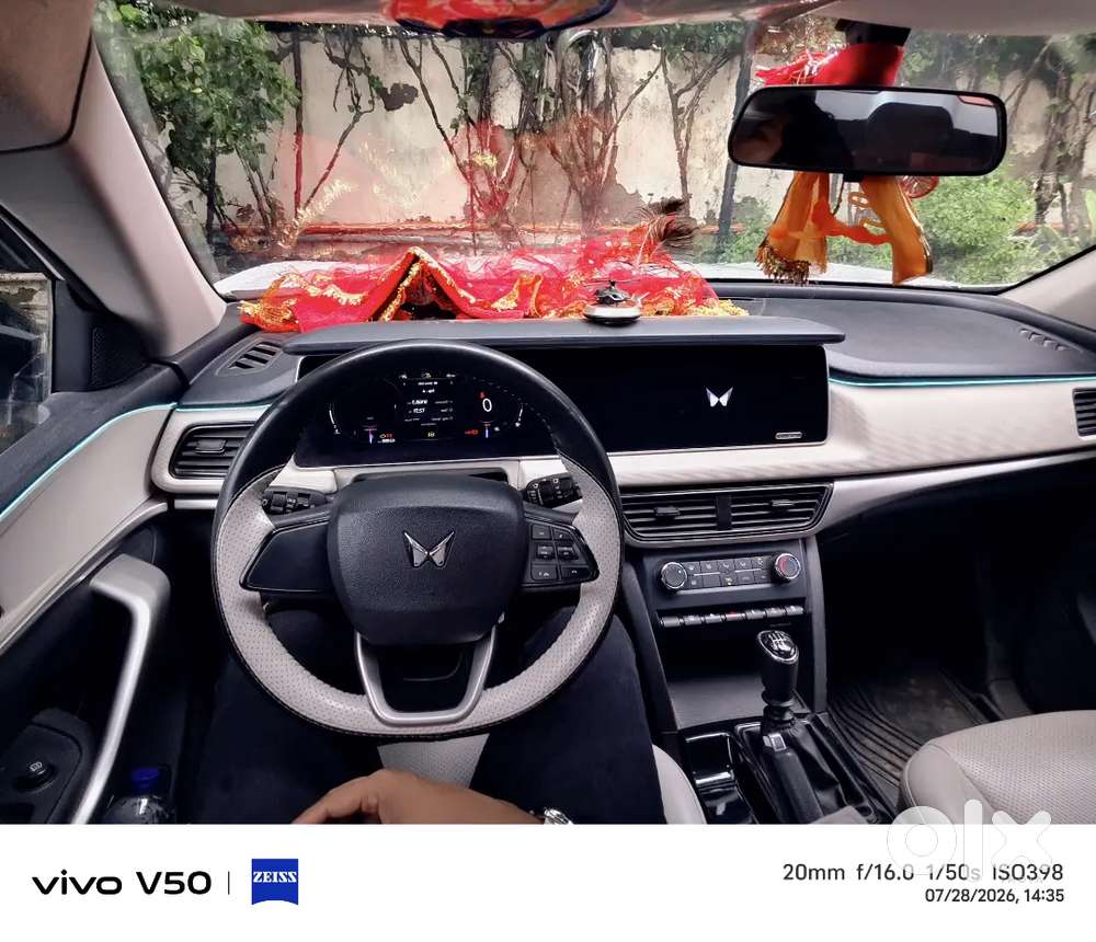Mahindra Xuv700 2024 Diesel 42000 Km Driven