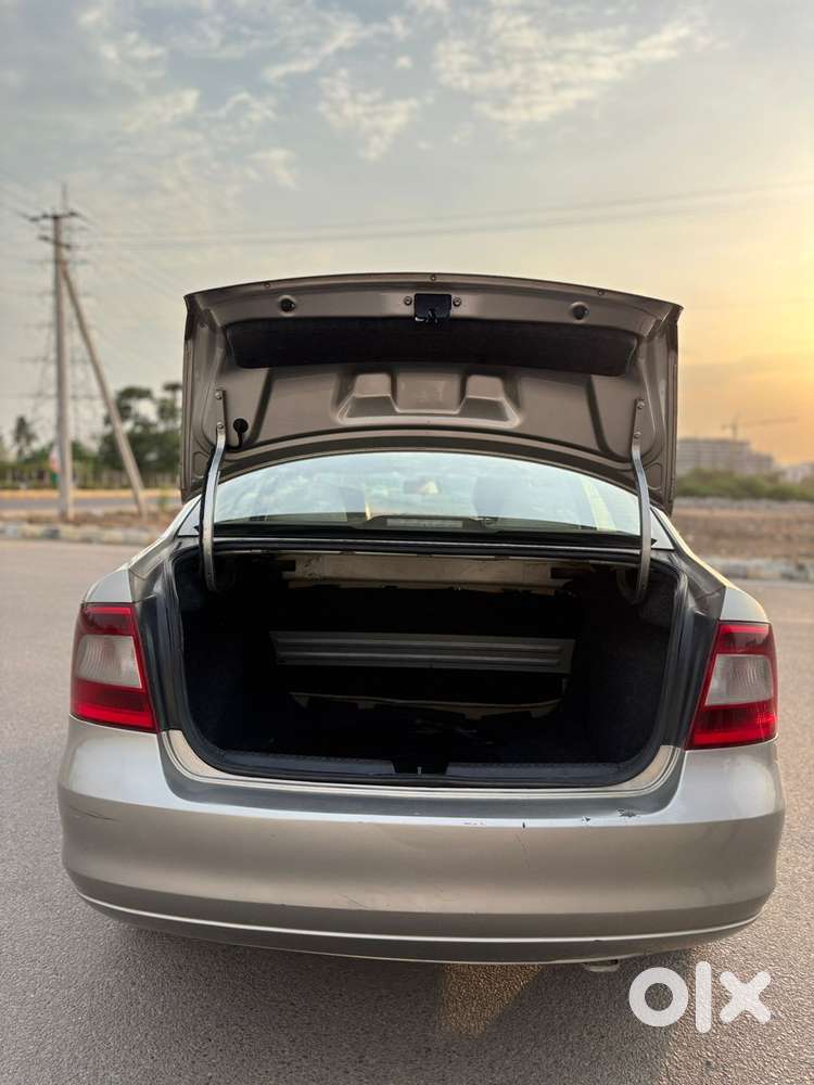 Skoda Rapid 1.5 Elegance Tdi Mt, 2015, Diesel