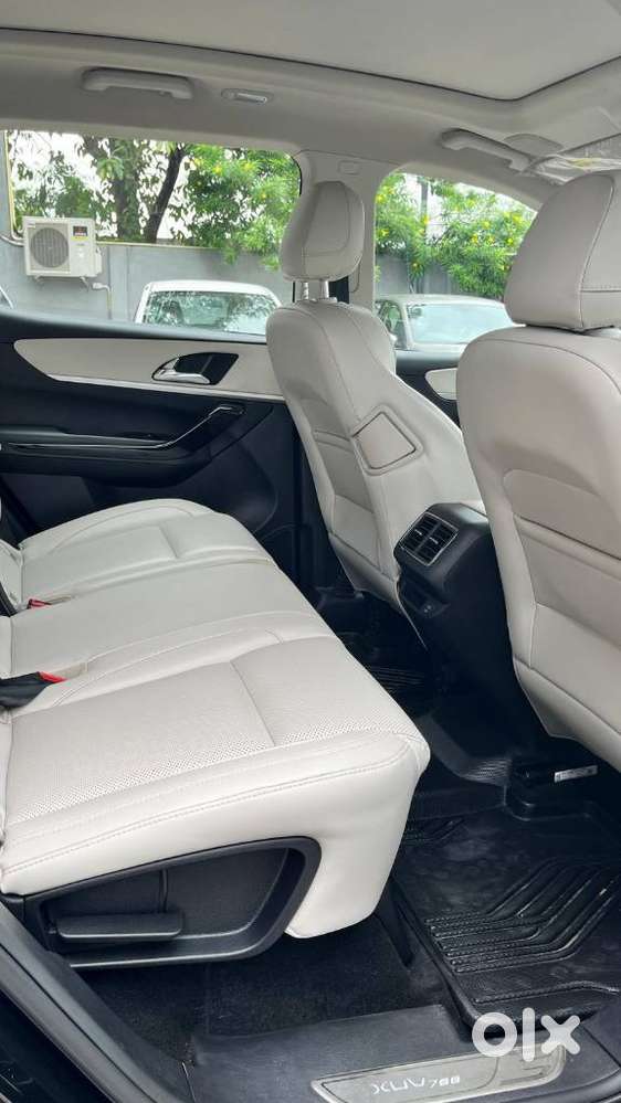 Mahindra Xuv700 2.0 Ax 7 Petrol At Luxury Pack Str, 2024, Petrol