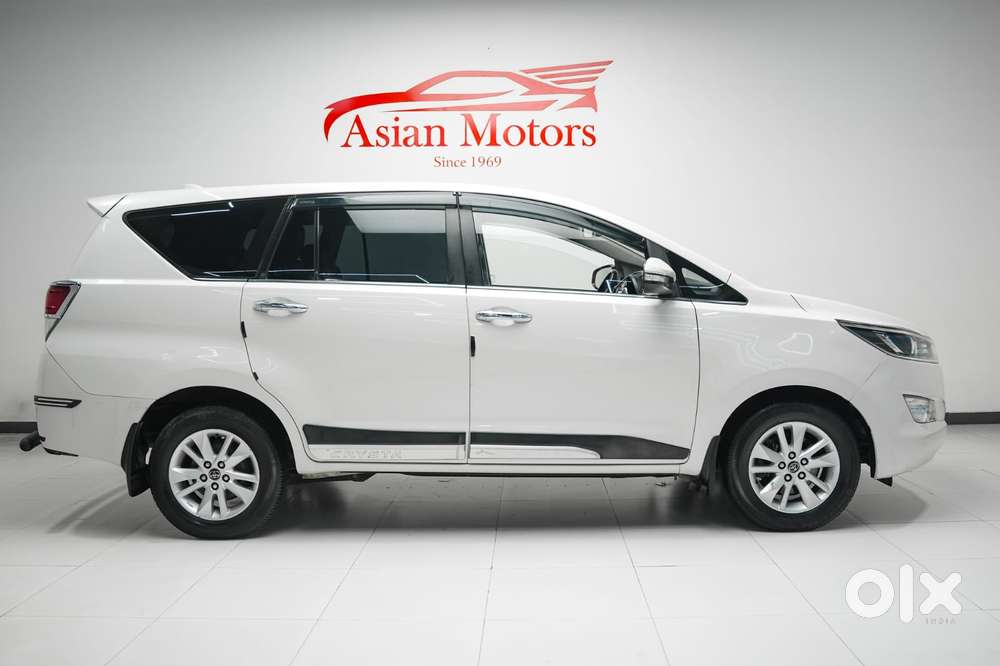Toyota Innova Crysta 2.4 V 8 Str, 2016, Diesel