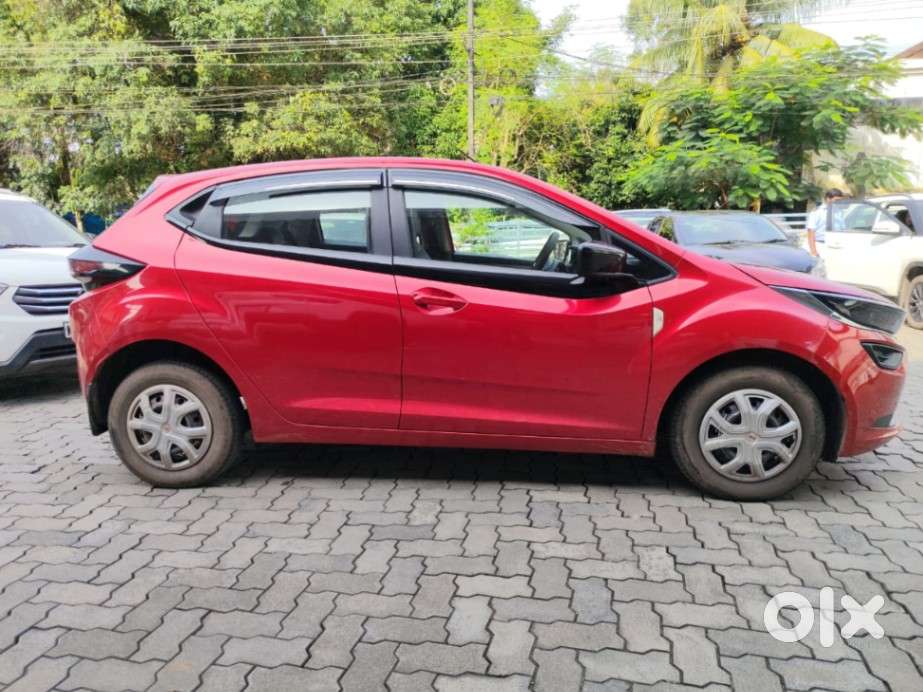 Tata Altroz 1.2 Xe, 2021, Petrol
