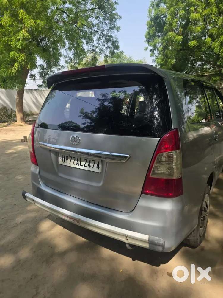 Toyota Innova 2016
