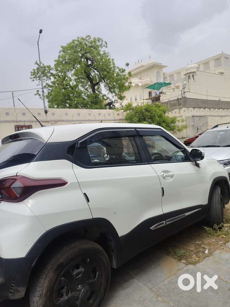 Tata Punch Petrol 2024