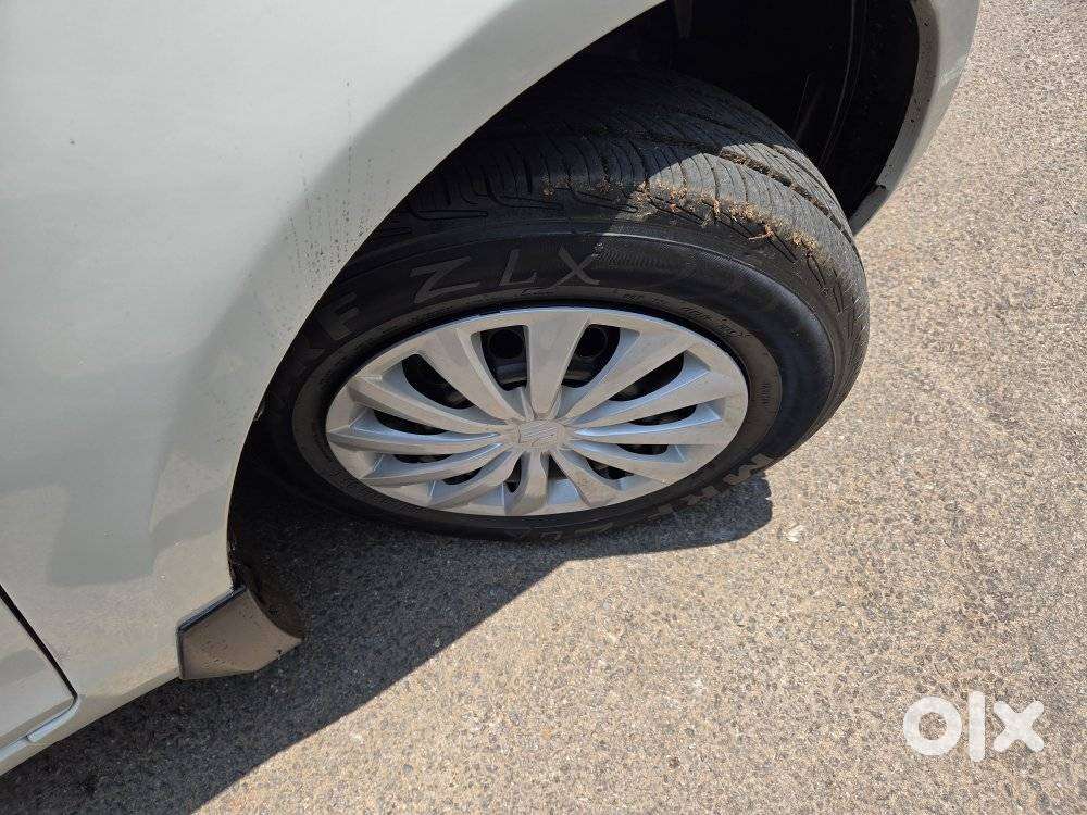 Maruti Suzuki Swift Vxi + Manual, 2014, Petrol