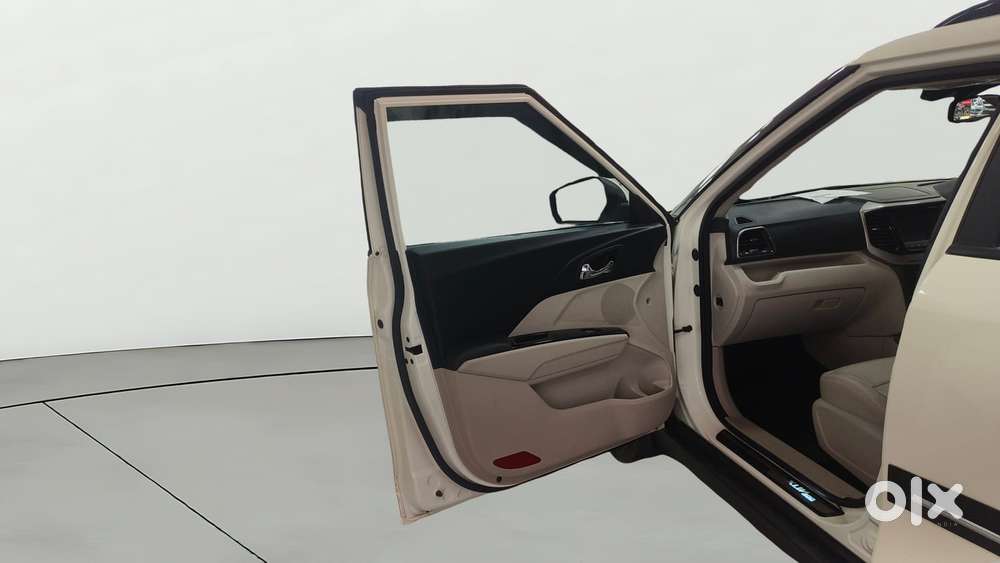 Mahindra Xuv300 W8 Option, 2023, Petrol