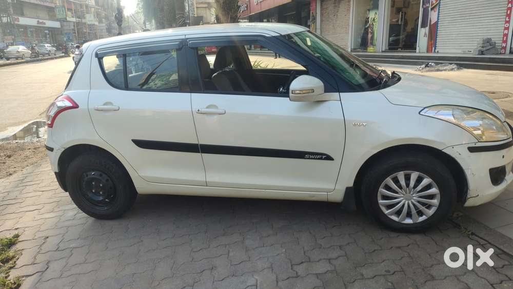 Maruti Suzuki Swift Vxi + Manual, 2012, Petrol